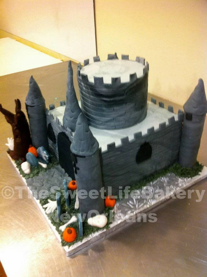 Gray haunted castle halloween cake spooky