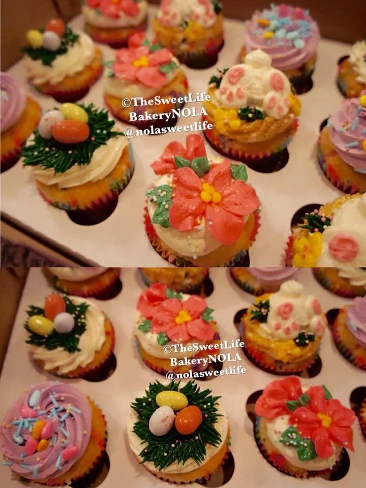 Fall thanksgiving orange pumpkin decorated cupcakes