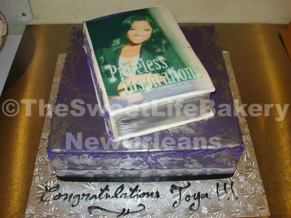 Black white photo printed graduation cake