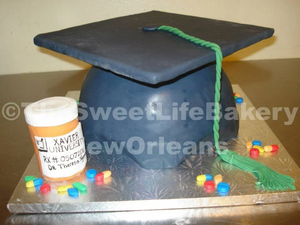 Graduation cap diploma books cake rectangular