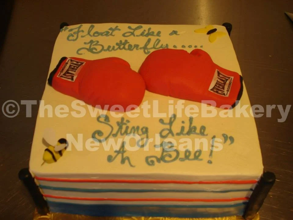 Yellow rectangle graduation cake college emblem