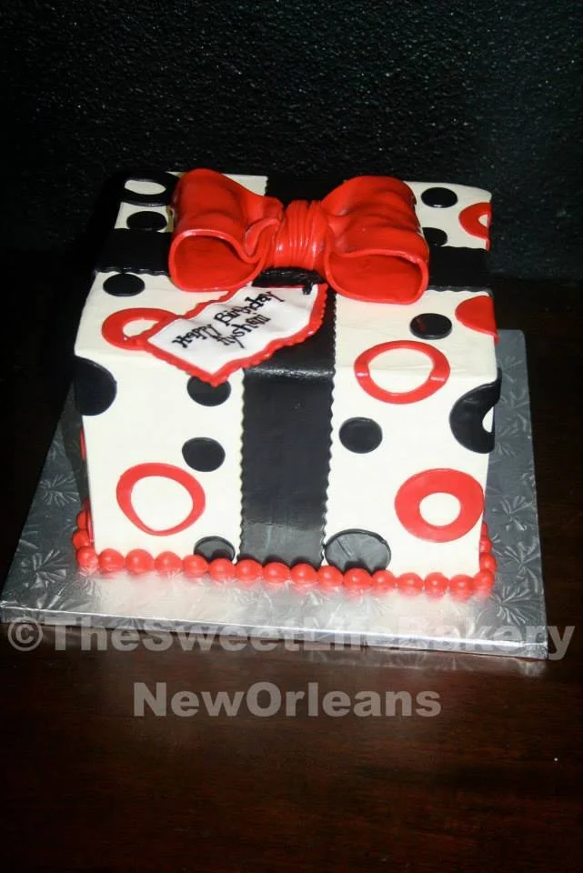 Black white red graduation gift box cake